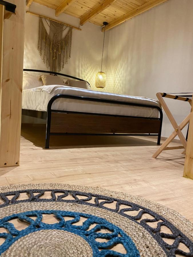 Kyrangelo Traditional House With Outdoor Jacuzzi *