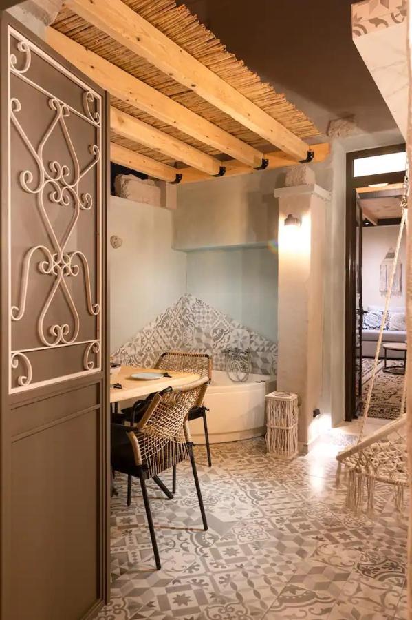 Kyrangelo Traditional House With Outdoor Jacuzzi Apartament