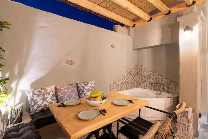 Apartment Kyrangelo Traditional House With Outdoor Jacuzzi